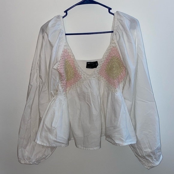 NWOT ASOS DESIGN v neck crochet top with frill sleeve and peplum hem size US 6 - Picture 5 of 10